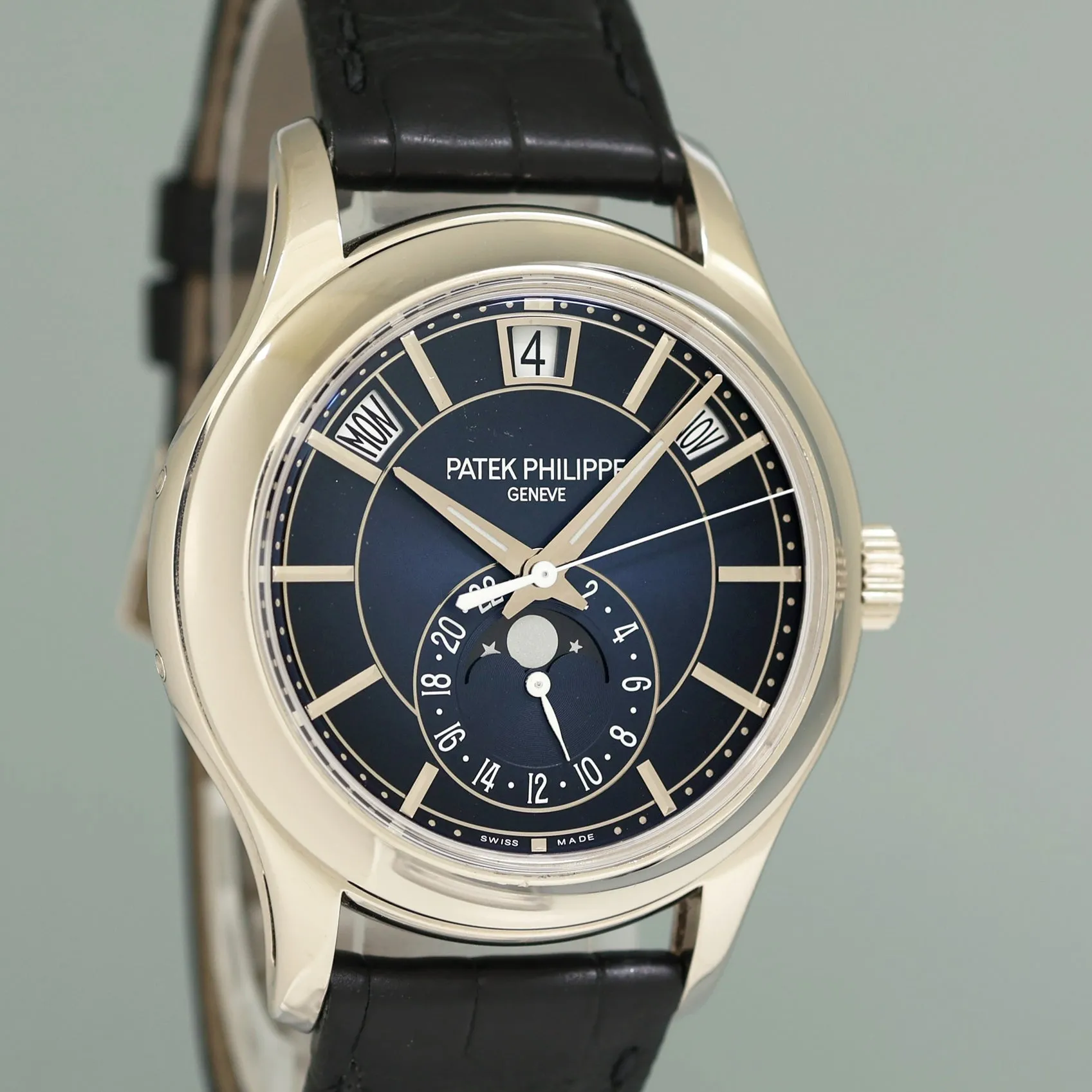 2022 PAPERS Patek Philippe 5205G White Gold Annual Calendar Moon Phase Blue Watch