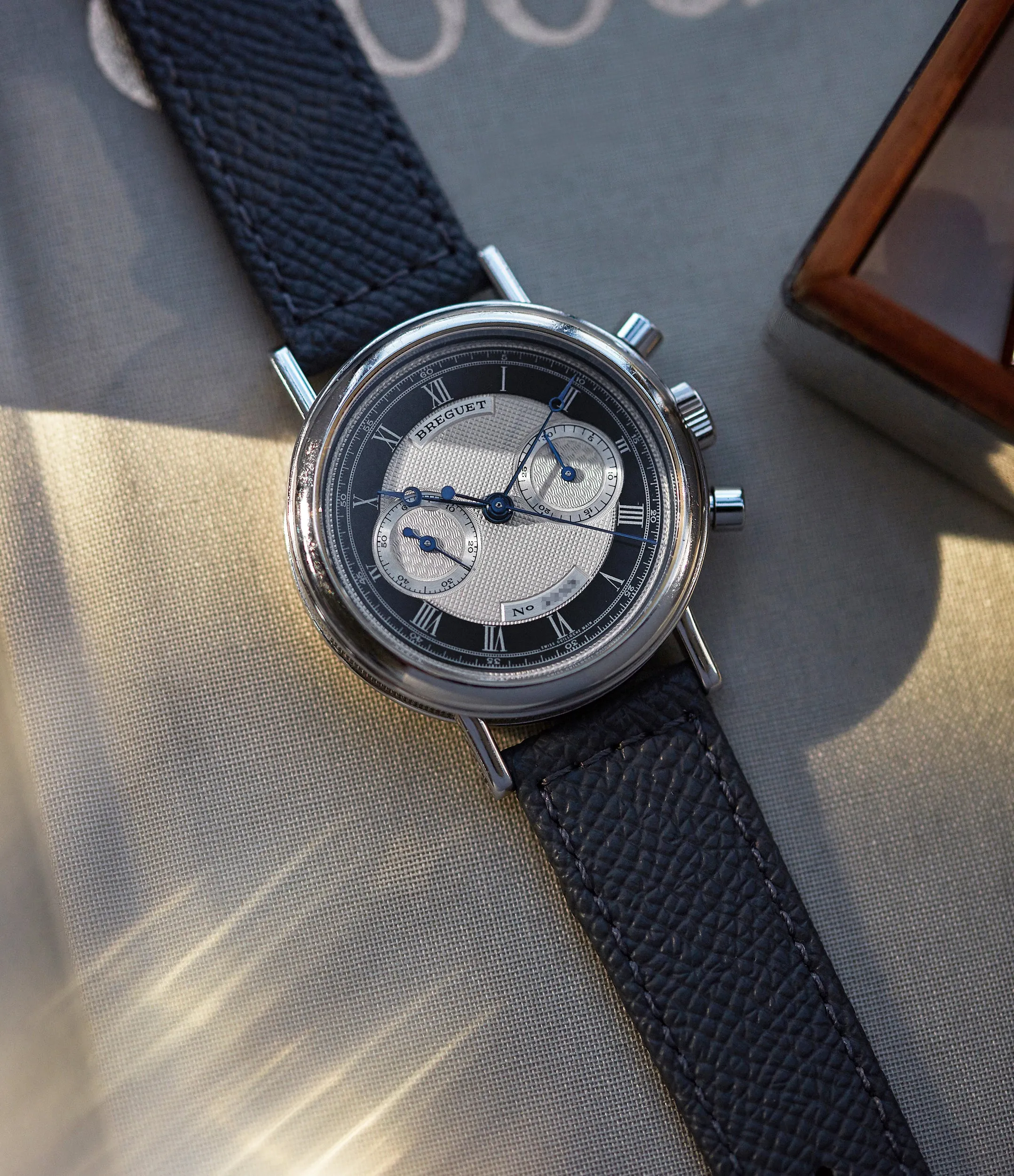 3237 | Tuxedo Dial | White Gold