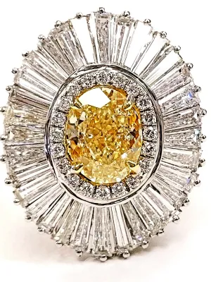 5.61 CT Natural Diamond Ring Yellow Color VS2  GIA Certified Oval Cut Platinum