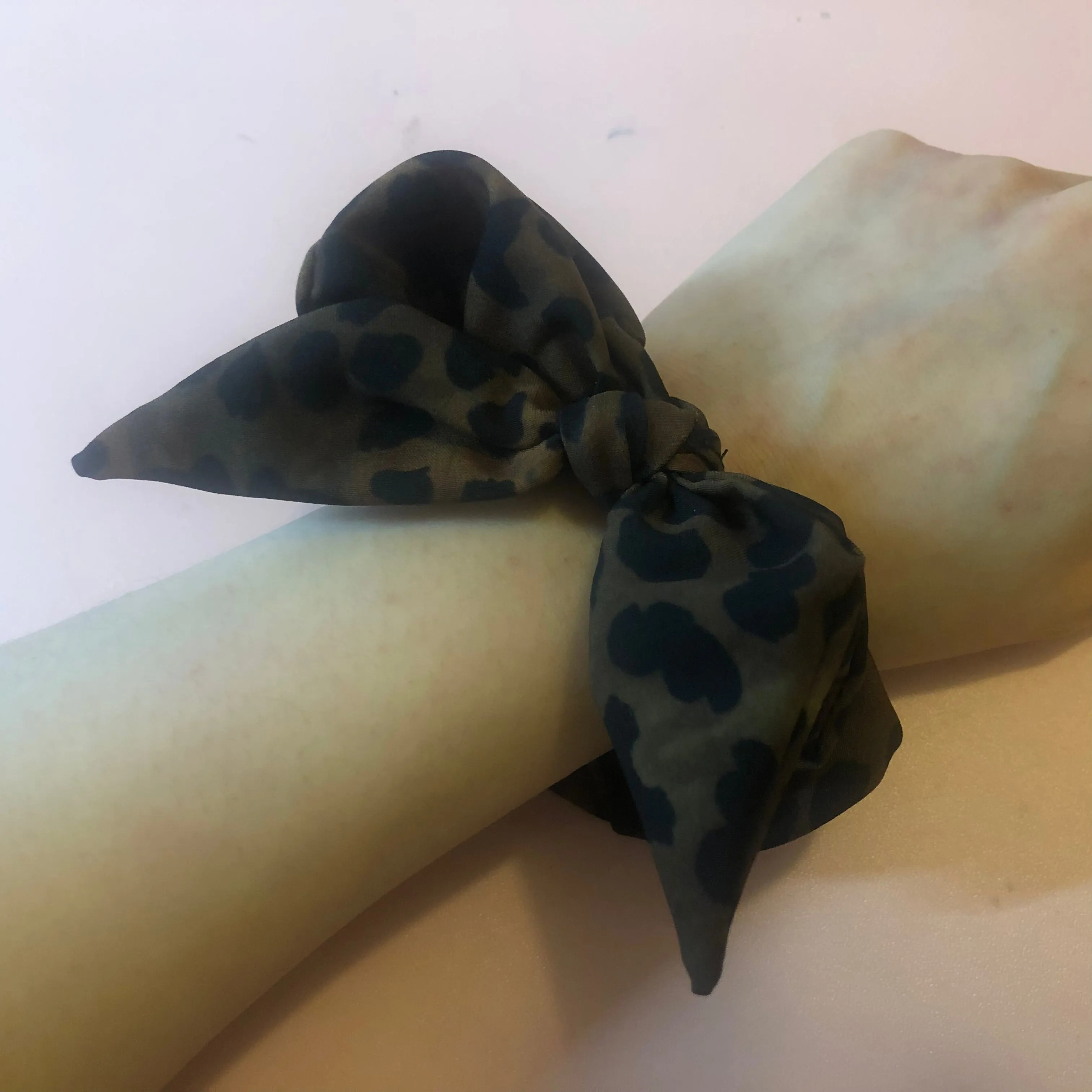Brown Cheetah Print Scrunchie, Elastic Stretchy Premium Women's Hair Stylish Accessories-Made in USA/EU