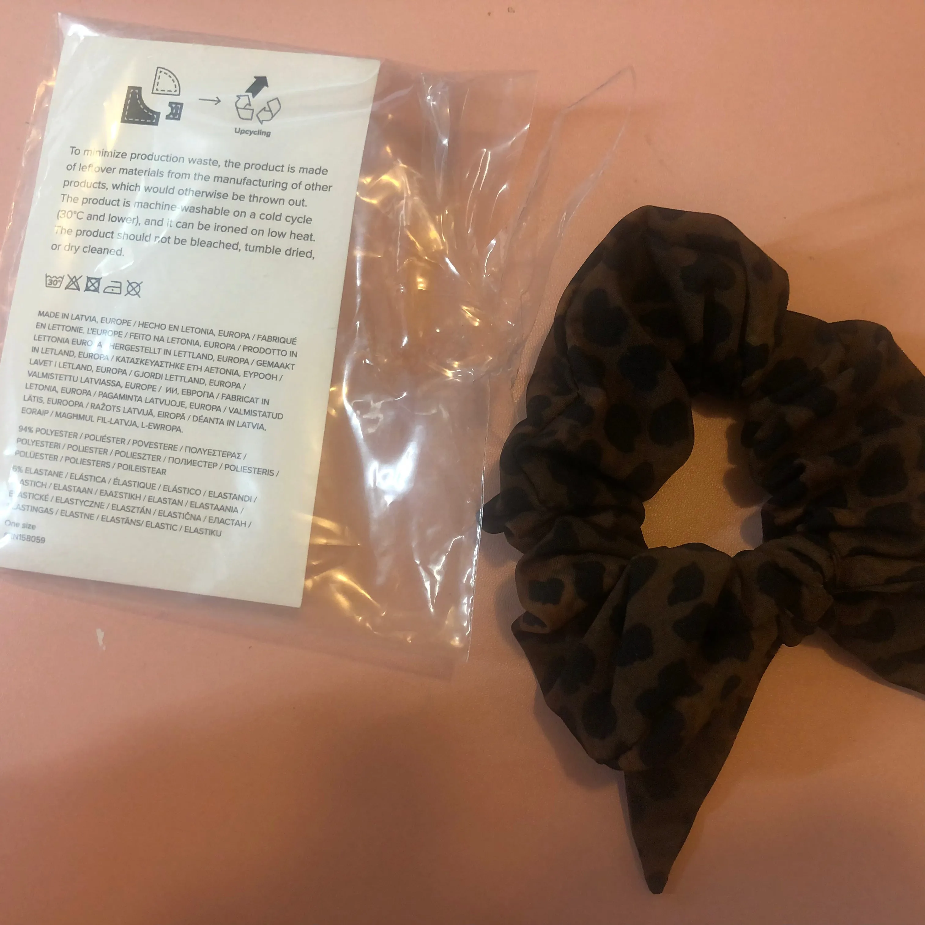 Brown Cheetah Print Scrunchie, Elastic Stretchy Premium Women's Hair Stylish Accessories-Made in USA/EU
