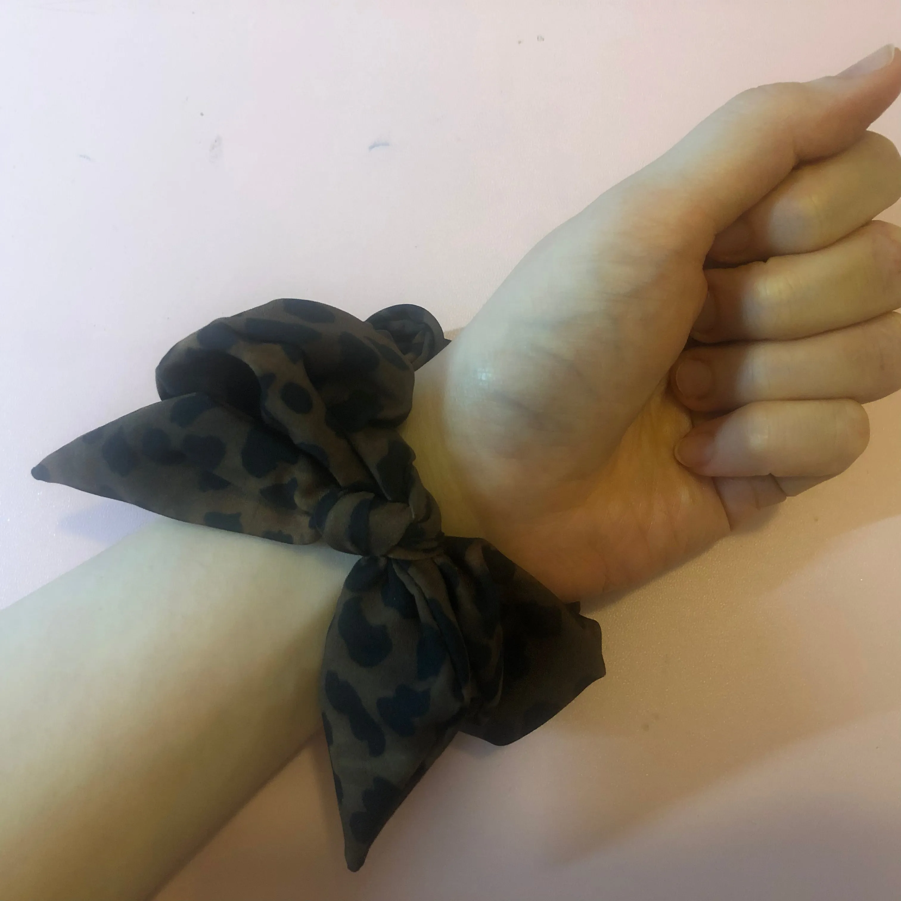 Brown Cheetah Print Scrunchie, Elastic Stretchy Premium Women's Hair Stylish Accessories-Made in USA/EU