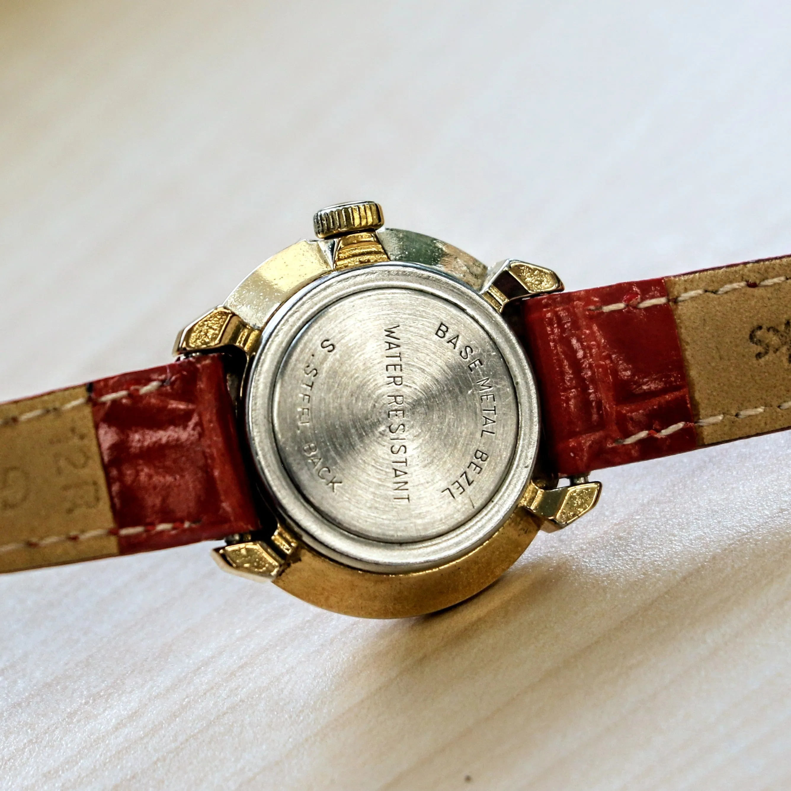 Ladies TIMEX Mechanical Watch Red Dial Vintage Wristwatch 26mm Water Resistant
