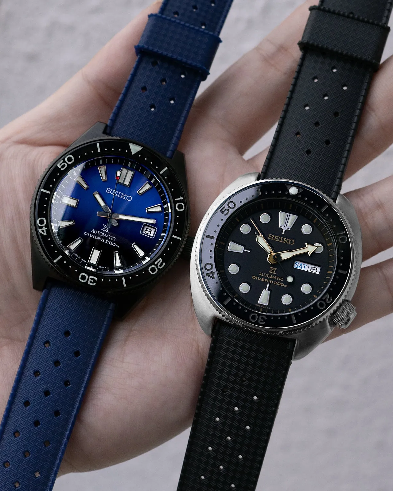 VULCANISED RUBBER - "TROPICAL" VINTAGE STYLE STRAP (NAVY BLUE)